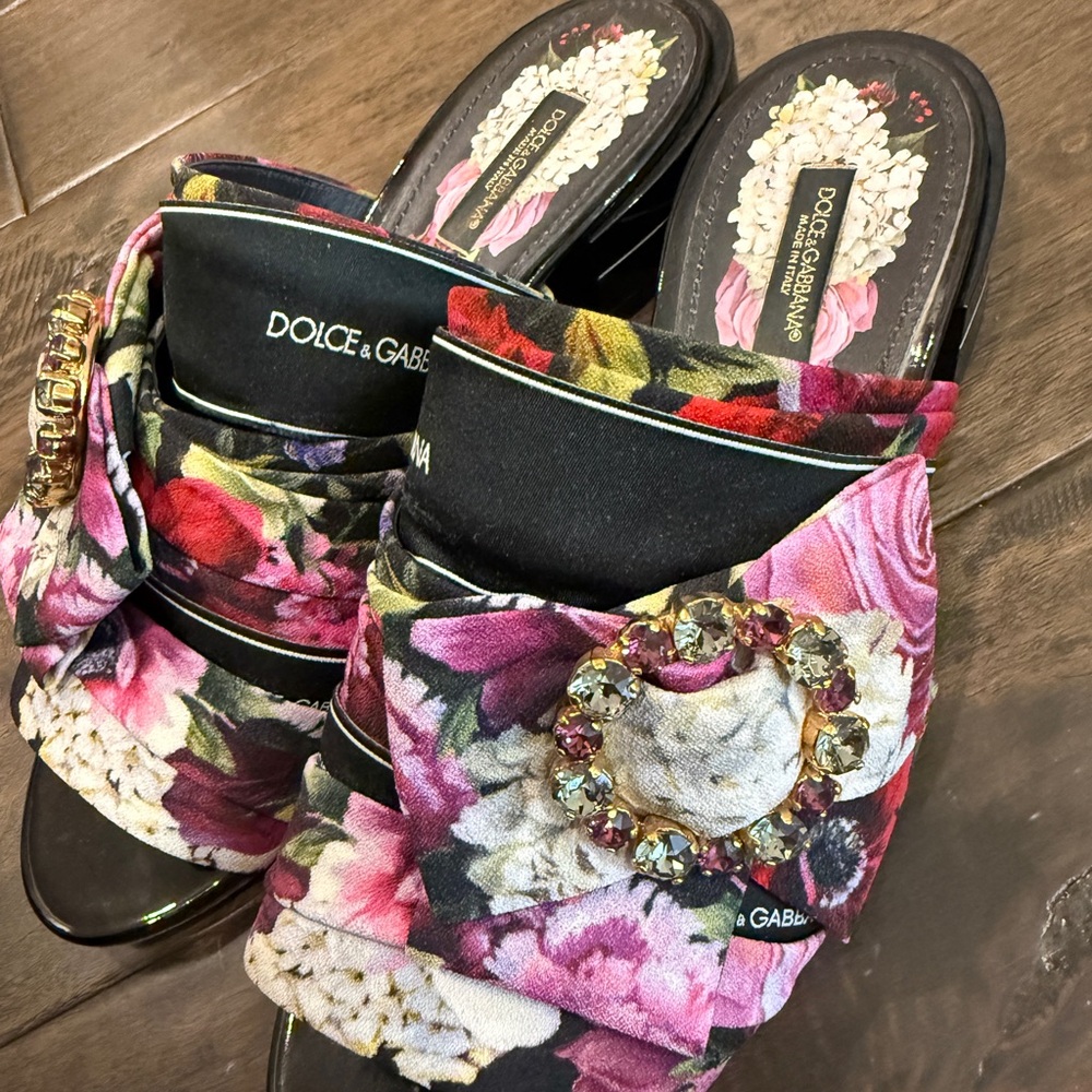 Dolce & Gabbana Multicolor Floral Sandals